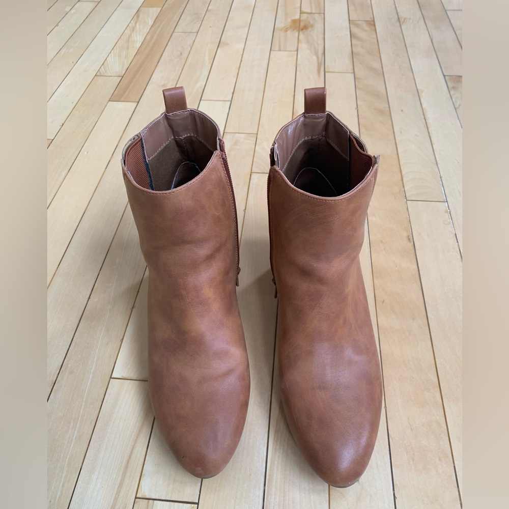 Joe Fresh Women Size 9 shoes